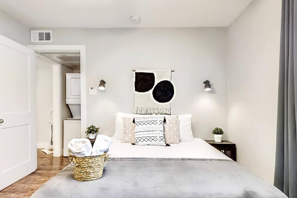 New - Near Deep Ellum + Downtown Dallas Flat Екстериор снимка